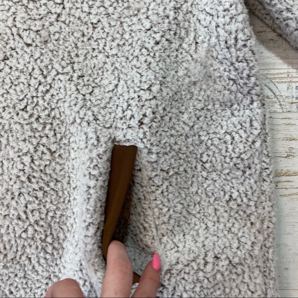 Olive and Oak Fuzzy 1/4 Zip Pullover - Picture 4 of 13